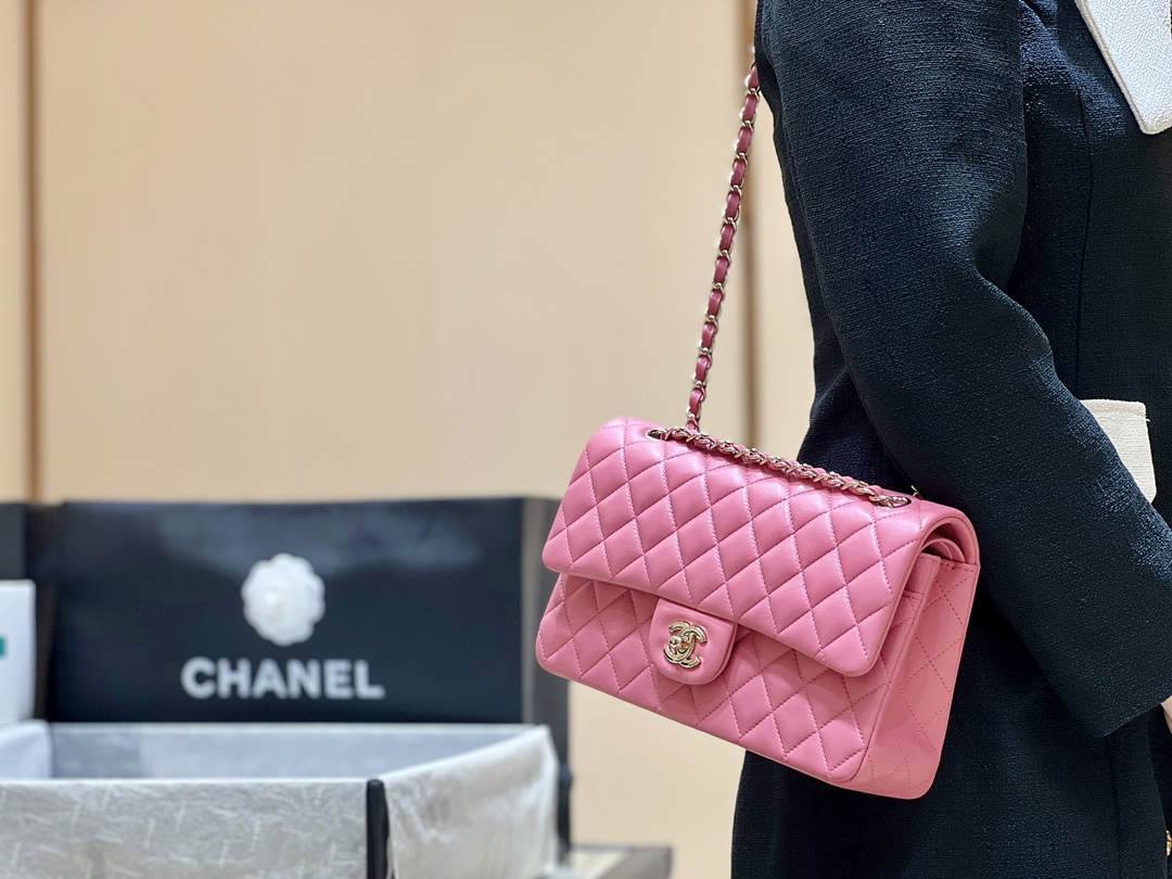 Ellebag’s Top-Grade Replica of the Chanel Classic Flap Medium Bag: A 25.5cm Deep Pink Lambskin with Champagne Gold Hardware(2025 Feb Updated)-Best Quality Fake Louis Vuitton Bag Online Store, Replica designer bag ru