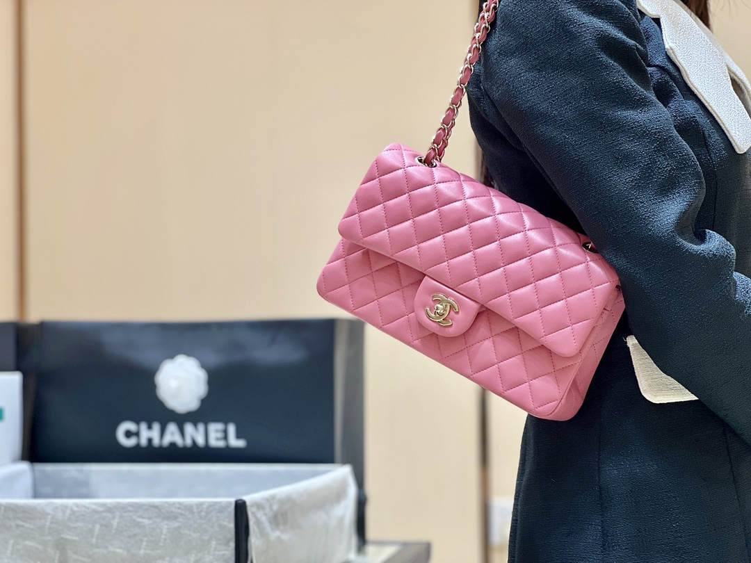 Ellebag’s Top-Grade Replica of the Chanel Classic Flap Medium Bag: A 25.5cm Deep Pink Lambskin with Champagne Gold Hardware(2025 Feb Updated)-Best Quality Fake Louis Vuitton Bag Online Store, Replica designer bag ru