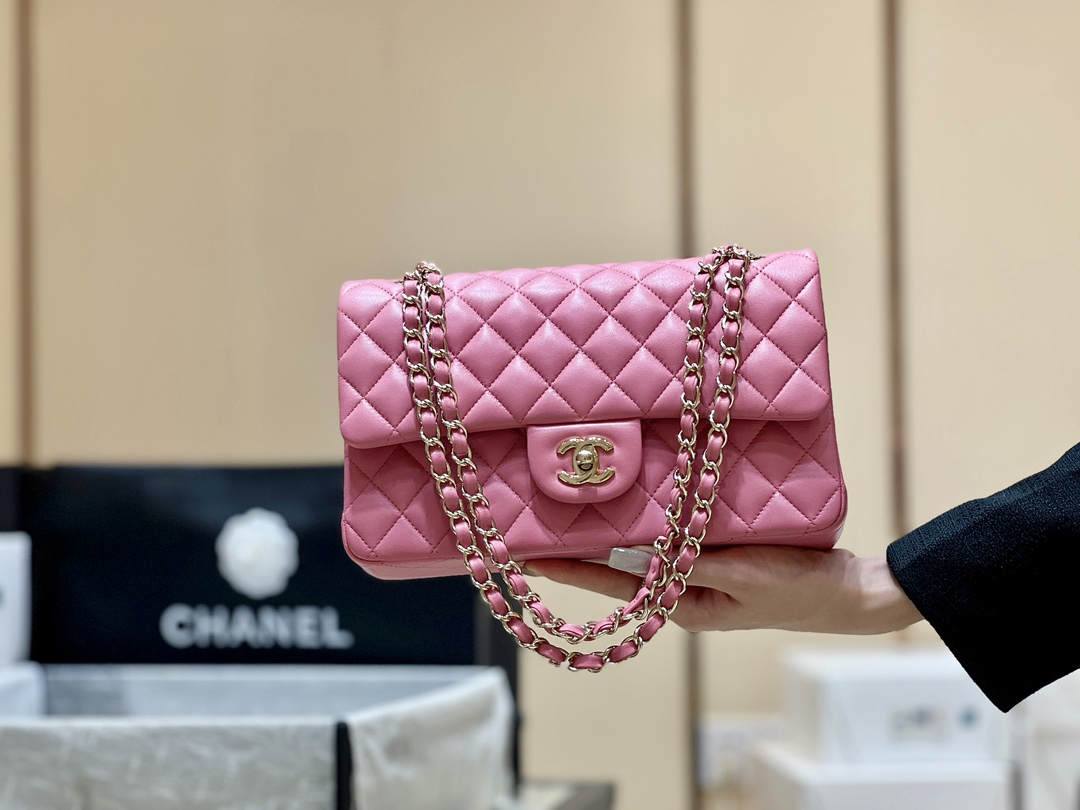 Ellebag’s Top-Grade Replica of the Chanel Classic Flap Medium Bag: A 25.5cm Deep Pink Lambskin with Champagne Gold Hardware(2025 Feb Updated)-Best Quality Fake Louis Vuitton Bag Online Store, Replica designer bag ru