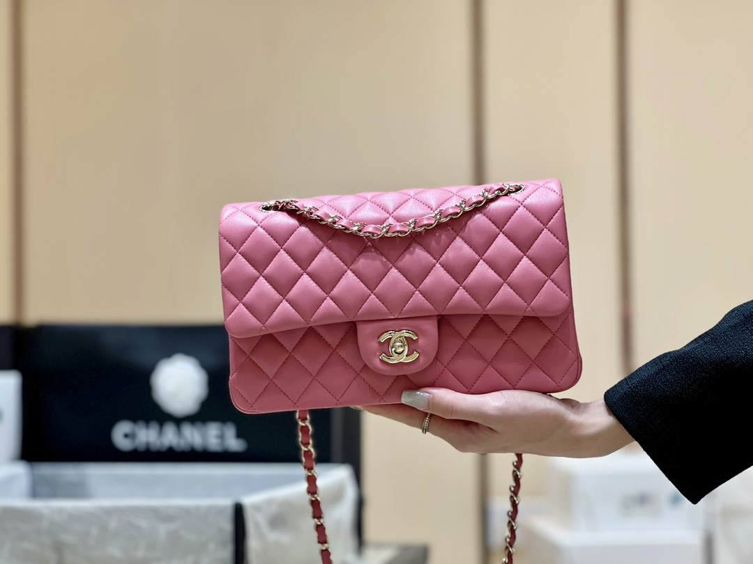 Ellebag’s Top-Grade Replica of the Chanel Classic Flap Medium Bag: A 25.5cm Deep Pink Lambskin with Champagne Gold Hardware(2025 Feb Updated)-Best Quality Fake Louis Vuitton Bag Online Store, Replica designer bag ru