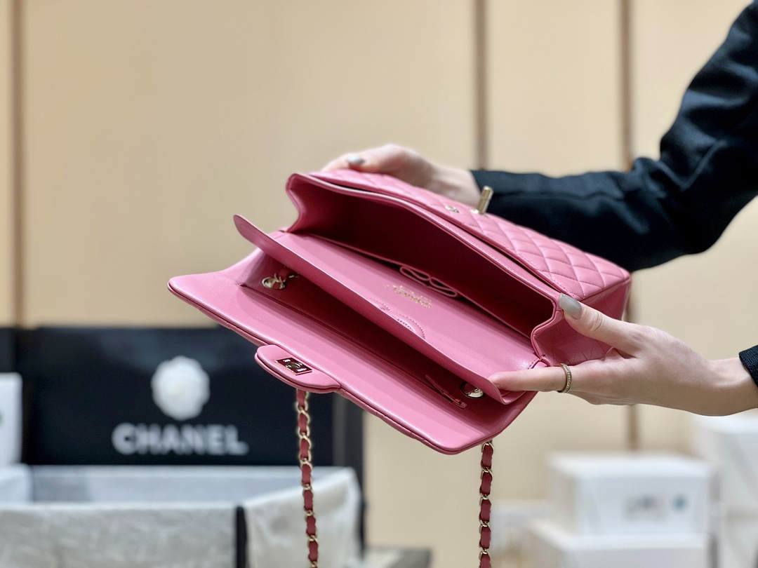 Ellebag’s Top-Grade Replica of the Chanel Classic Flap Medium Bag: A 25.5cm Deep Pink Lambskin with Champagne Gold Hardware(2025 Feb Updated)-Best Quality Fake Louis Vuitton Bag Online Store, Replica designer bag ru