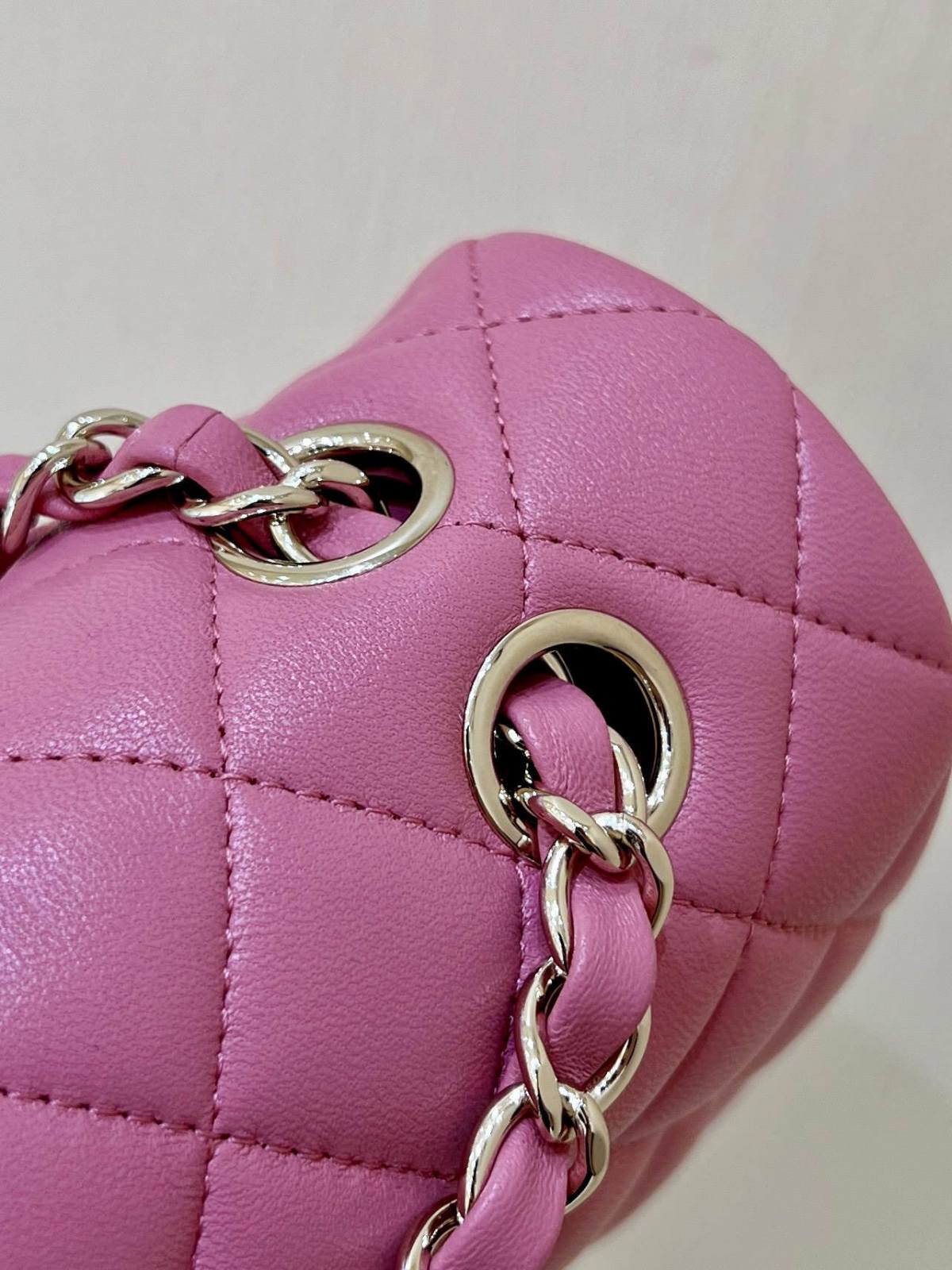 Ellebag’s Top-Grade Replica of the Chanel Classic Flap Medium Bag: A 25.5cm Deep Pink Lambskin with Champagne Gold Hardware(2025 Feb Updated)-Best Quality Fake Louis Vuitton Bag Online Store, Replica designer bag ru