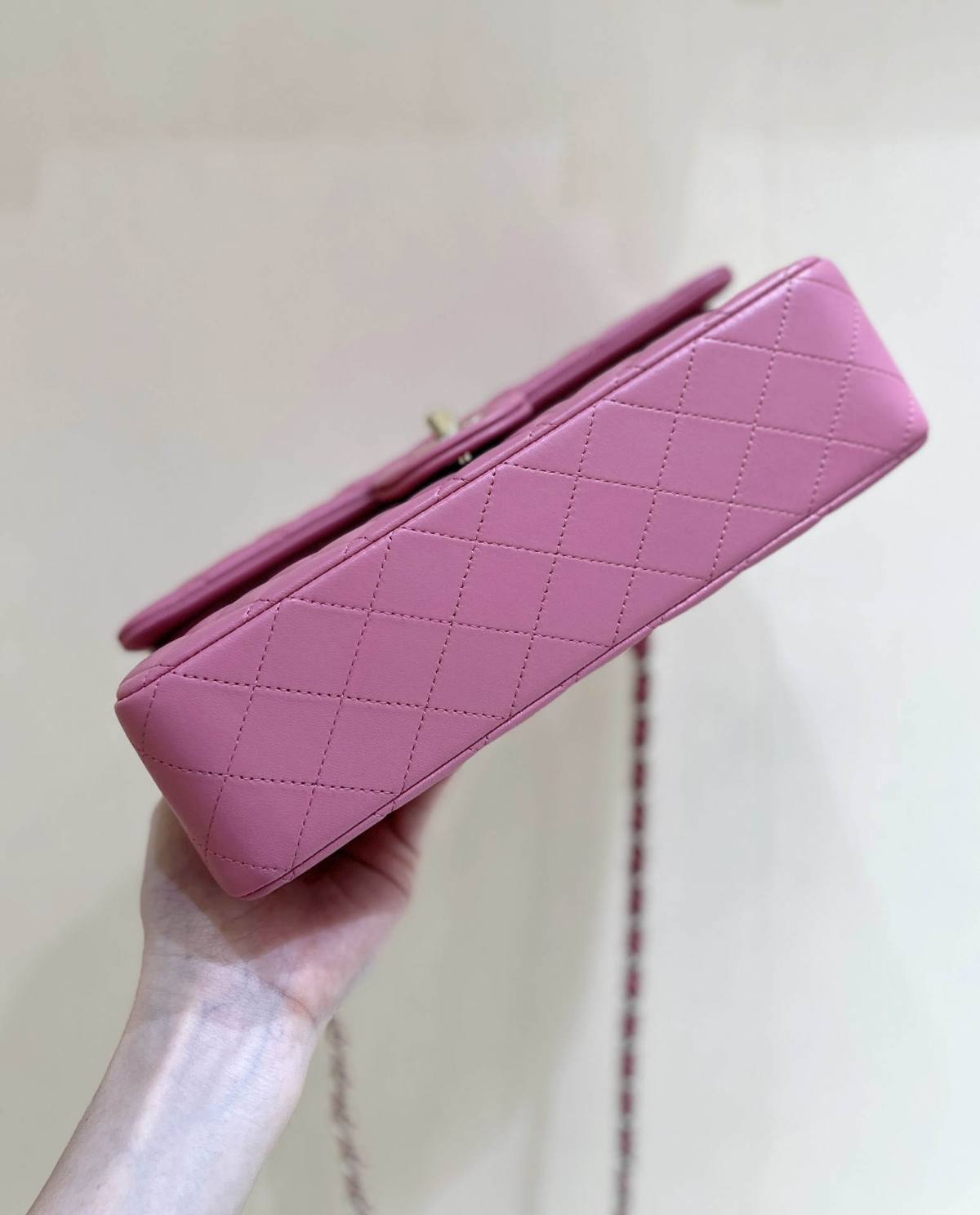 Ellebag’s Top-Grade Replica of the Chanel Classic Flap Medium Bag: A 25.5cm Deep Pink Lambskin with Champagne Gold Hardware(2025 Feb Updated)-Best Quality Fake Louis Vuitton Bag Online Store, Replica designer bag ru