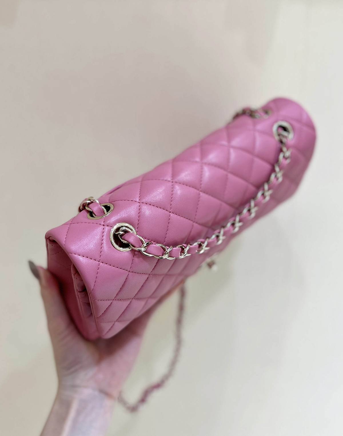 Ellebag’s Top-Grade Replica of the Chanel Classic Flap Medium Bag: A 25.5cm Deep Pink Lambskin with Champagne Gold Hardware(2025 Feb Updated)-Best Quality Fake Louis Vuitton Bag Online Store, Replica designer bag ru