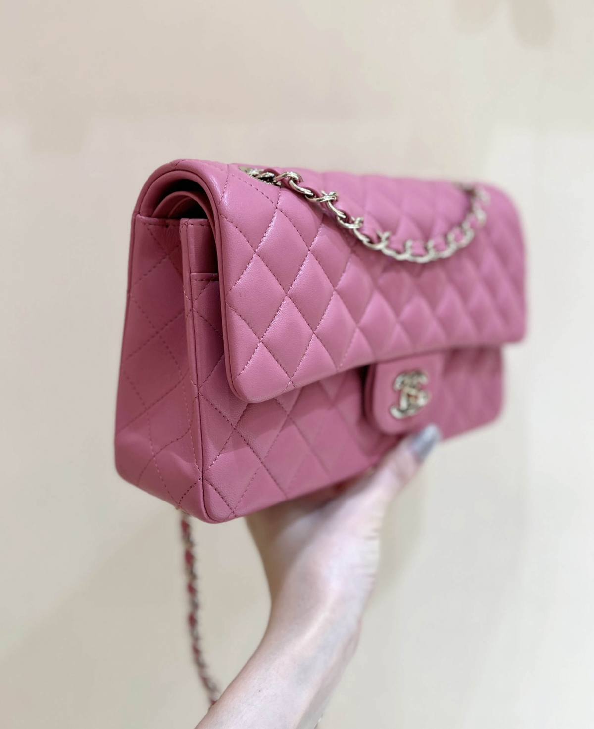 Ellebag’s Top-Grade Replica of the Chanel Classic Flap Medium Bag: A 25.5cm Deep Pink Lambskin with Champagne Gold Hardware(2025 Feb Updated)-Best Quality Fake Louis Vuitton Bag Online Store, Replica designer bag ru