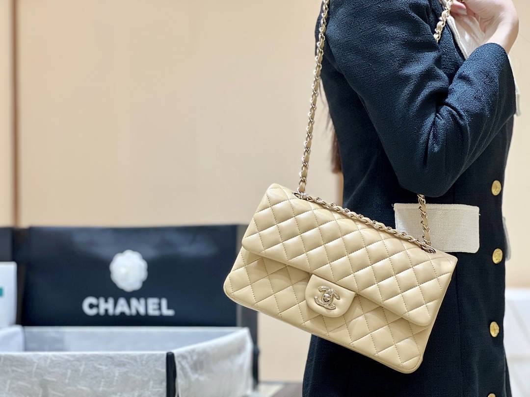 Ellebag’s Top-Grade Replica of the Chanel Classic Flap Medium Bag: A 25.5cm Light Beige Lambskin with Champagne Gold Hardware(2025 Feb Updated)-Best Quality Fake Louis Vuitton Bag Online Store, Replica designer bag ru