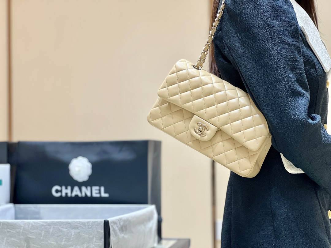 Ellebag’s Top-Grade Replica of the Chanel Classic Flap Medium Bag: A 25.5cm Light Beige Lambskin with Champagne Gold Hardware(2025 Feb Updated)-Best Quality Fake Louis Vuitton Bag Online Store, Replica designer bag ru