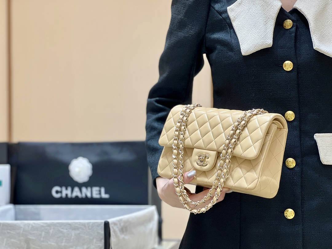 Ellebag’s Top-Grade Replica of the Chanel Classic Flap Medium Bag: A 25.5cm Light Beige Lambskin with Champagne Gold Hardware(2025 Feb Updated)-Best Quality Fake Louis Vuitton Bag Online Store, Replica designer bag ru