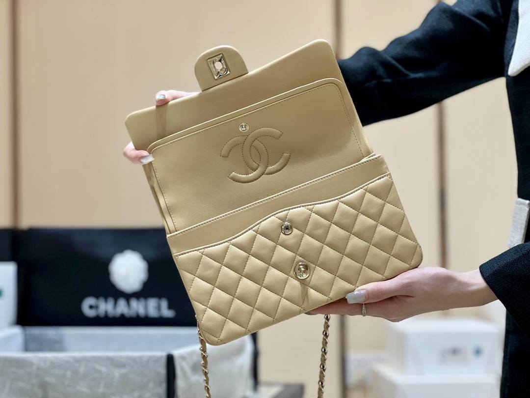 Ellebag’s Top-Grade Replica of the Chanel Classic Flap Medium Bag: A 25.5cm Light Beige Lambskin with Champagne Gold Hardware(2025 Feb Updated)-Best Quality Fake Louis Vuitton Bag Online Store, Replica designer bag ru