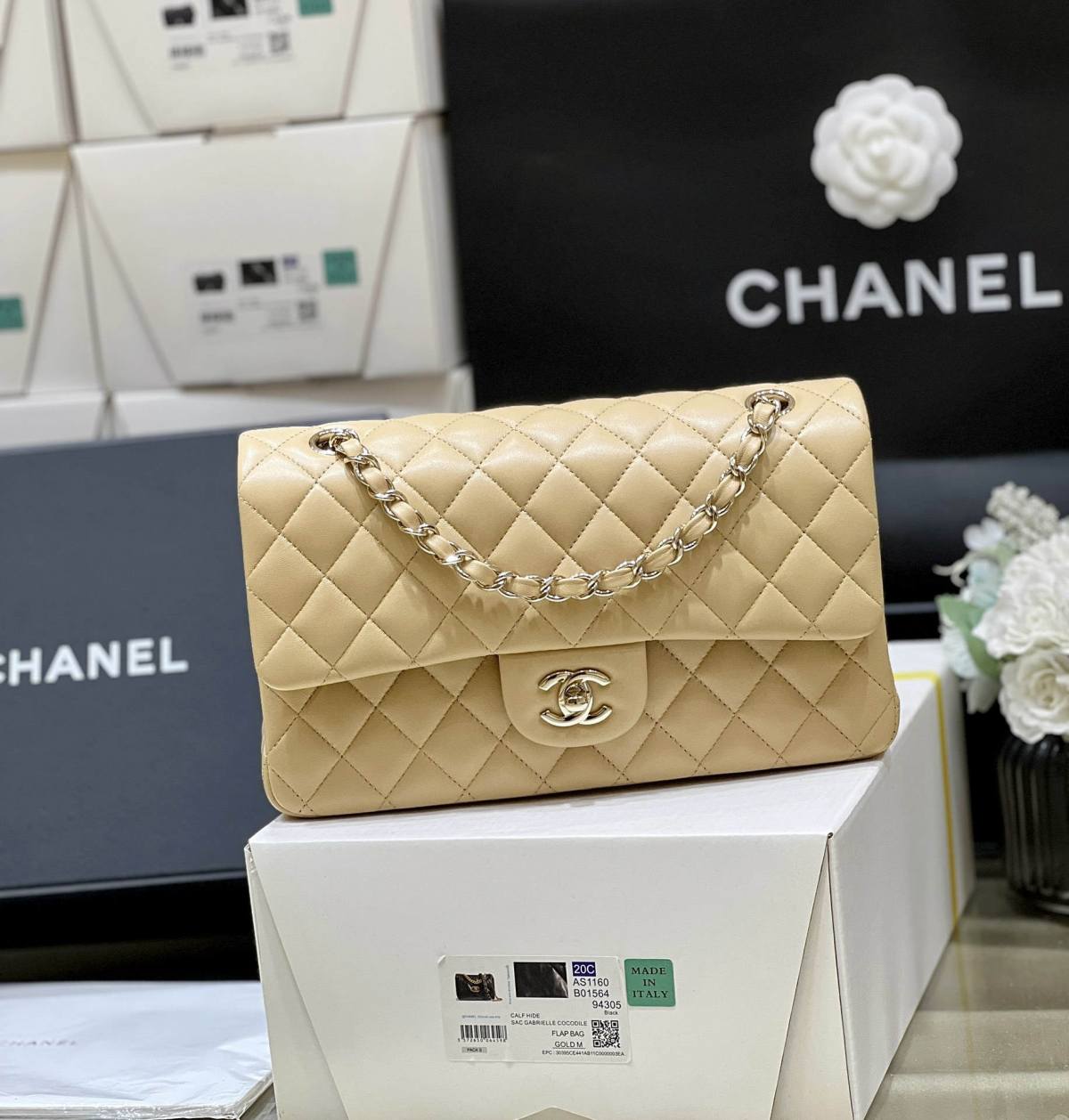 Ellebag’s Top-Grade Replica of the Chanel Classic Flap Medium Bag: A 25.5cm Light Beige Lambskin with Champagne Gold Hardware(2025 Feb Updated)-Best Quality Fake Louis Vuitton Bag Online Store, Replica designer bag ru