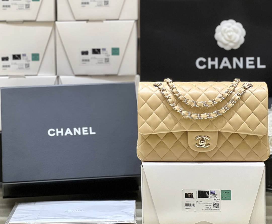 Ellebag’s Top-Grade Replica of the Chanel Classic Flap Medium Bag: A 25.5cm Light Beige Lambskin with Champagne Gold Hardware(2025 Feb Updated)-Best Quality Fake Louis Vuitton Bag Online Store, Replica designer bag ru