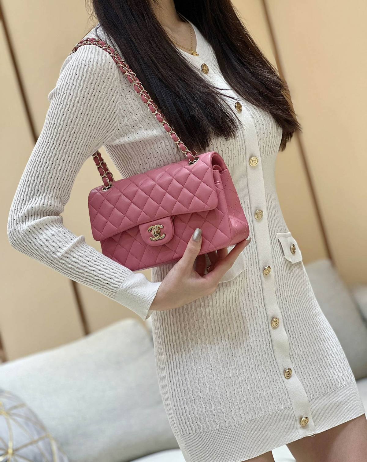 Ellebag’s Top-Grade Replica of the Chanel Classic Flap Small Bag: A 23cm Deep Pink Lambskin with Champagne Gold Hardware(2025 Feb Updated)-Bescht Qualitéit Fake Louis Vuitton Bag Online Store, Replica Designer Bag ru