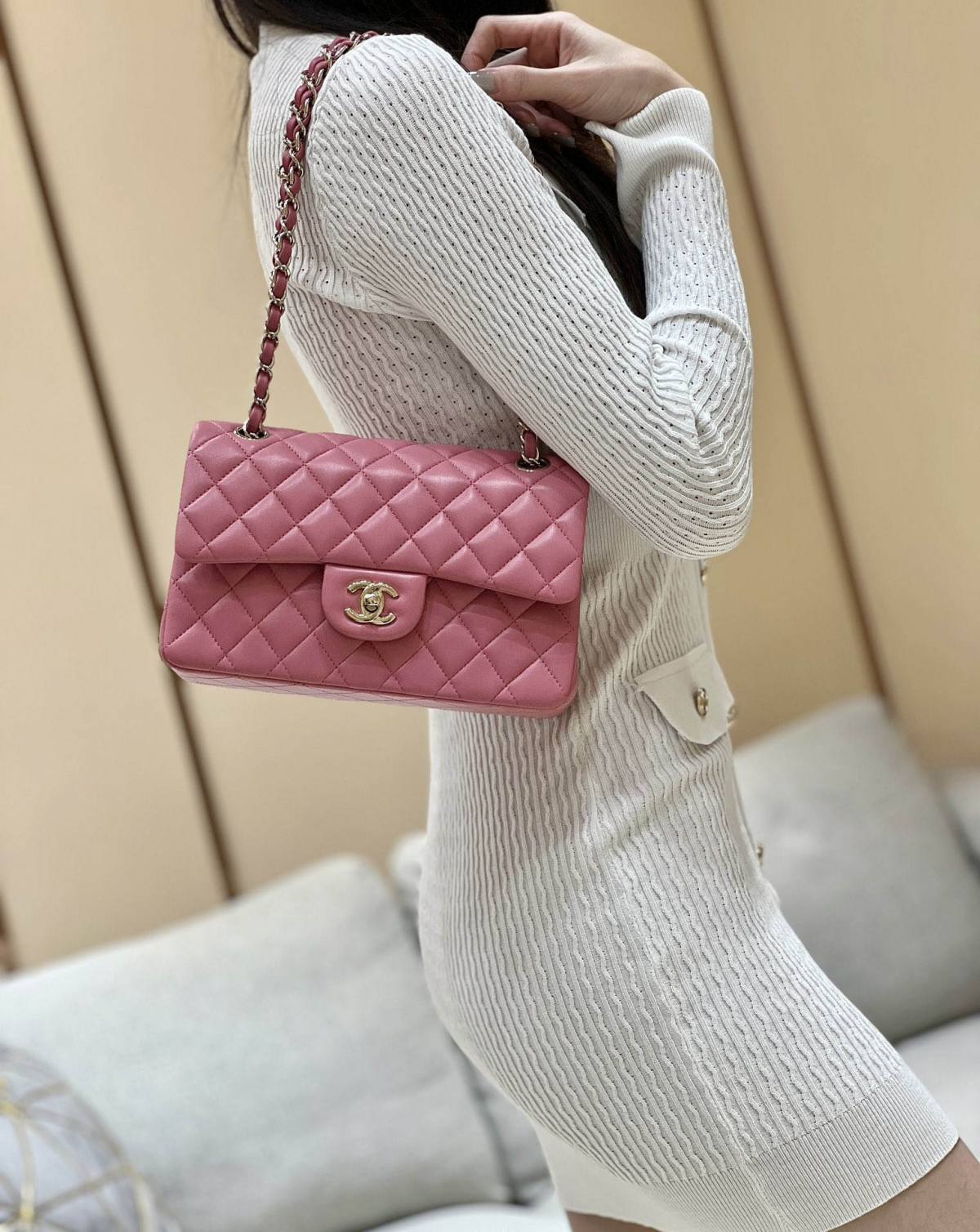 Ellebag’s Top-Grade Replica of the Chanel Classic Flap Small Bag: A 23cm Deep Pink Lambskin with Champagne Gold Hardware(2025 Feb Updated)-Bescht Qualitéit Fake Louis Vuitton Bag Online Store, Replica Designer Bag ru