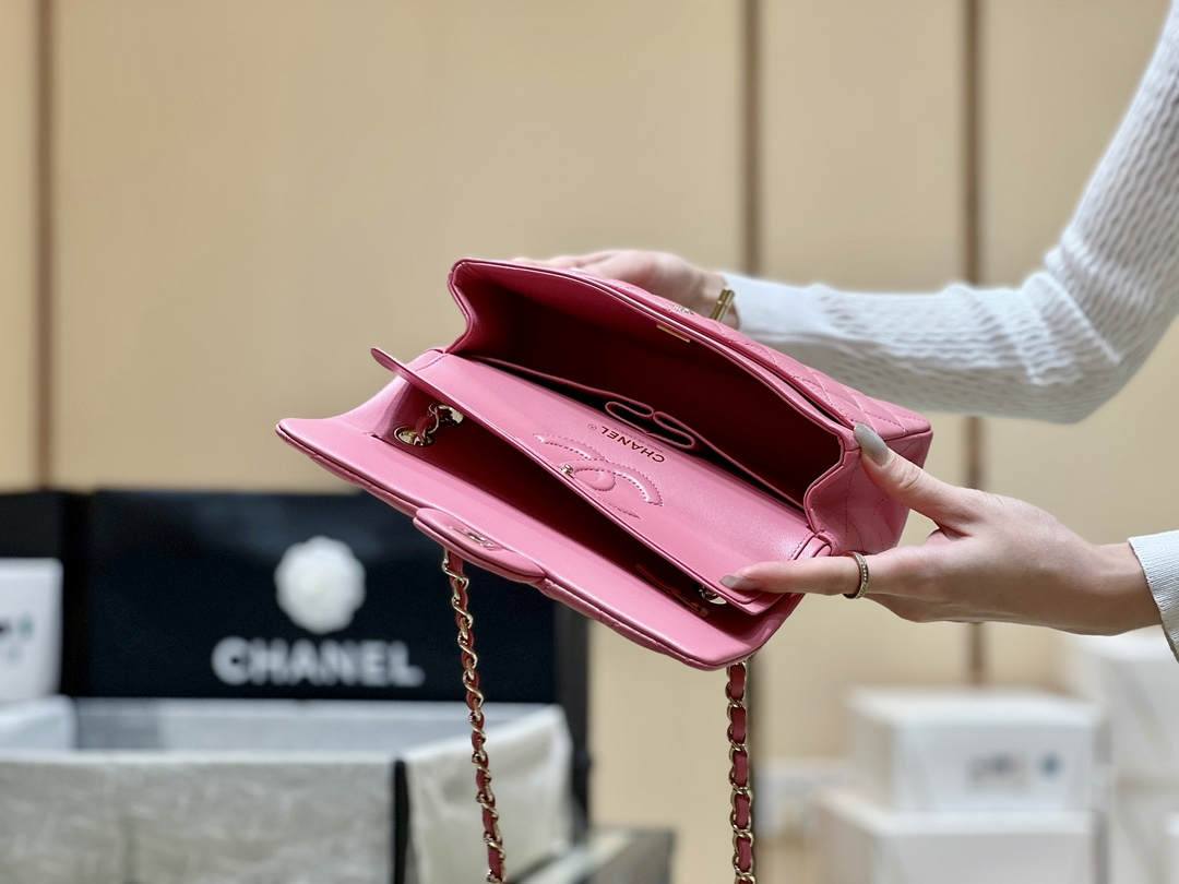 Ellebag’s Top-Grade Replica of the Chanel Classic Flap Small Bag: A 23cm Deep Pink Lambskin with Champagne Gold Hardware(2025 Feb Updated)-Bescht Qualitéit Fake Louis Vuitton Bag Online Store, Replica Designer Bag ru