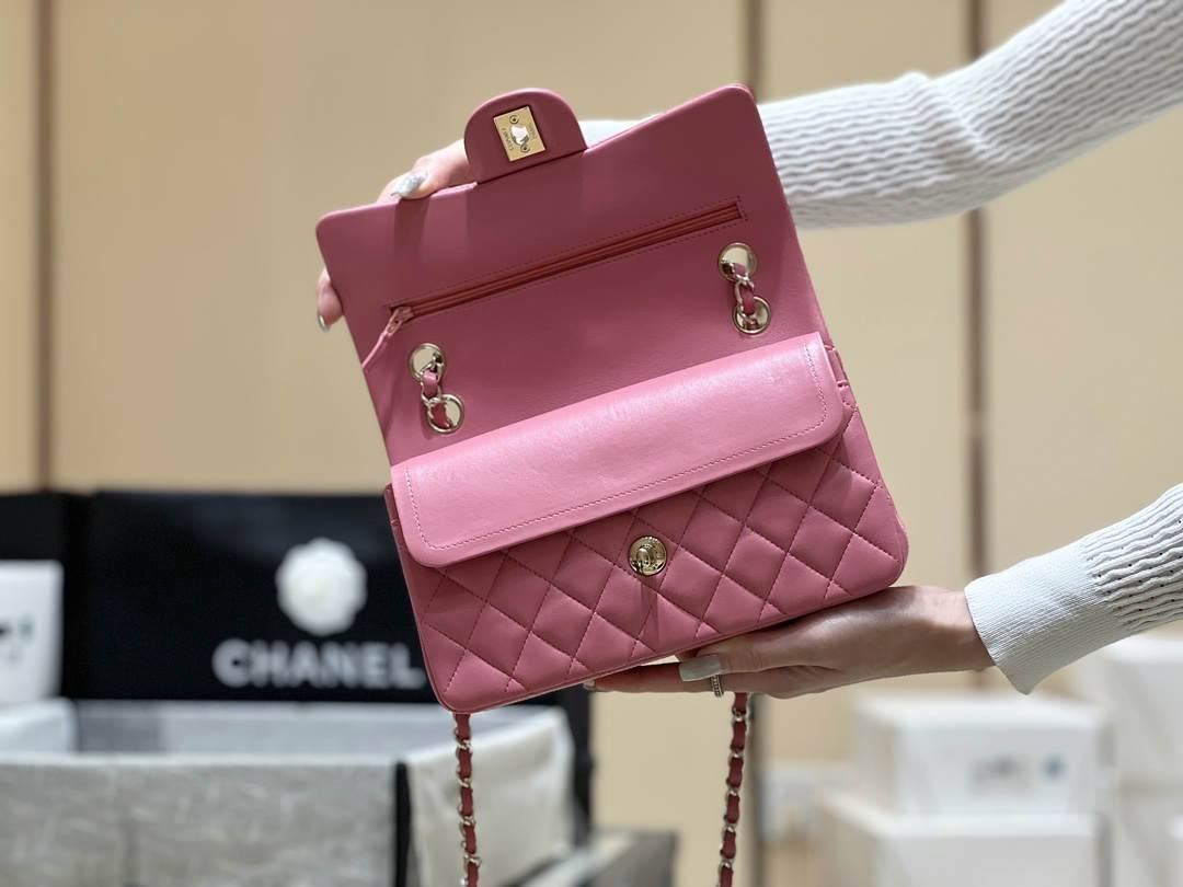 Ellebag’s Top-Grade Replica of the Chanel Classic Flap Small Bag: A 23cm Deep Pink Lambskin with Champagne Gold Hardware(2025 Feb Updated)-Bescht Qualitéit Fake Louis Vuitton Bag Online Store, Replica Designer Bag ru