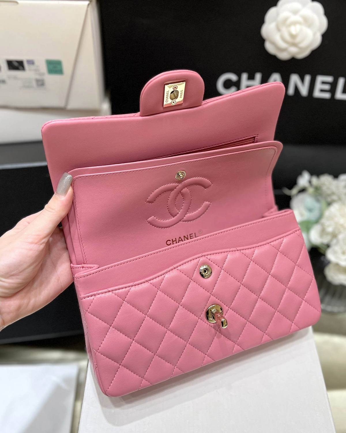 Ellebag’s Top-Grade Replica of the Chanel Classic Flap Small Bag: A 23cm Deep Pink Lambskin with Champagne Gold Hardware(2025 Feb Updated)-Bescht Qualitéit Fake Louis Vuitton Bag Online Store, Replica Designer Bag ru