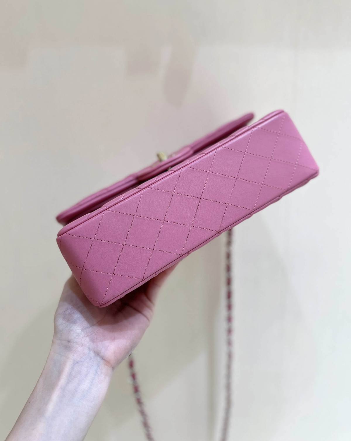 Ellebag’s Top-Grade Replica of the Chanel Classic Flap Small Bag: A 23cm Deep Pink Lambskin with Champagne Gold Hardware(2025 Feb Updated)-Bescht Qualitéit Fake Louis Vuitton Bag Online Store, Replica Designer Bag ru