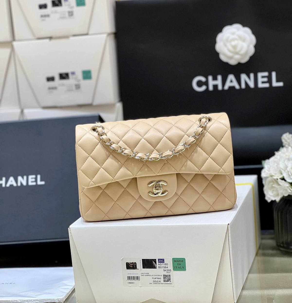 Ellebag’s Top-Grade Replica of the Chanel Classic Flap Small Bag: A 23cm Light Beige Lambskin with Champagne Gold Hardware(2025 Feb Updated)-उत्तम गुणवत्ता नकली लुई Vuitton बैग ऑनलाइन स्टोर, प्रतिकृति डिजाइनर बैग ru