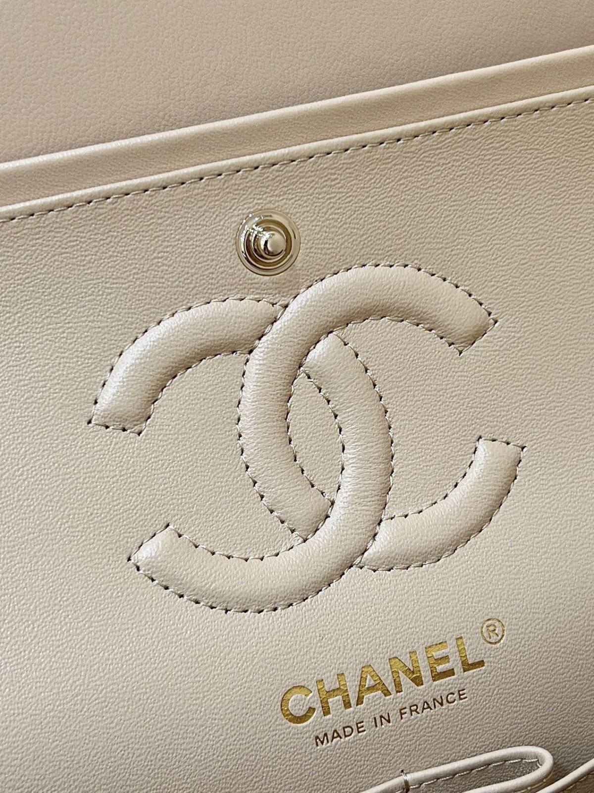 Ellebag’s Top-Grade Replica of the Chanel Classic Flap Small Bag: A 23cm Light Beige Lambskin with Champagne Gold Hardware(2025 Feb Updated)-उत्तम गुणवत्ता नकली लुई Vuitton बैग ऑनलाइन स्टोर, प्रतिकृति डिजाइनर बैग ru