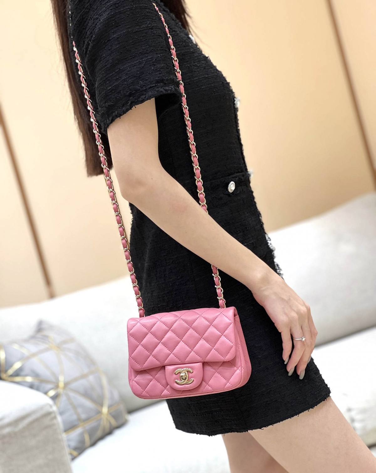 Ellebag’s Top-Grade Replica of the Chanel Mini Flap Bag: A 17cm Deep Pink Lambskin with Champagne Gold Hardware(2025 Feb Updated)-Best Quality Fake Louis Vuitton Bag Online Store, Replica designer bag ru