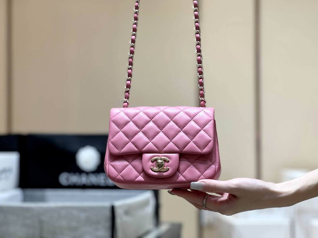 Ellebag’s Top-Grade Replica of the Chanel Mini Flap Bag: A 17cm Deep Pink Lambskin with Champagne Gold Hardware(2025 Feb Updated)-Best Quality Fake Louis Vuitton Bag Online Store, Replica designer bag ru