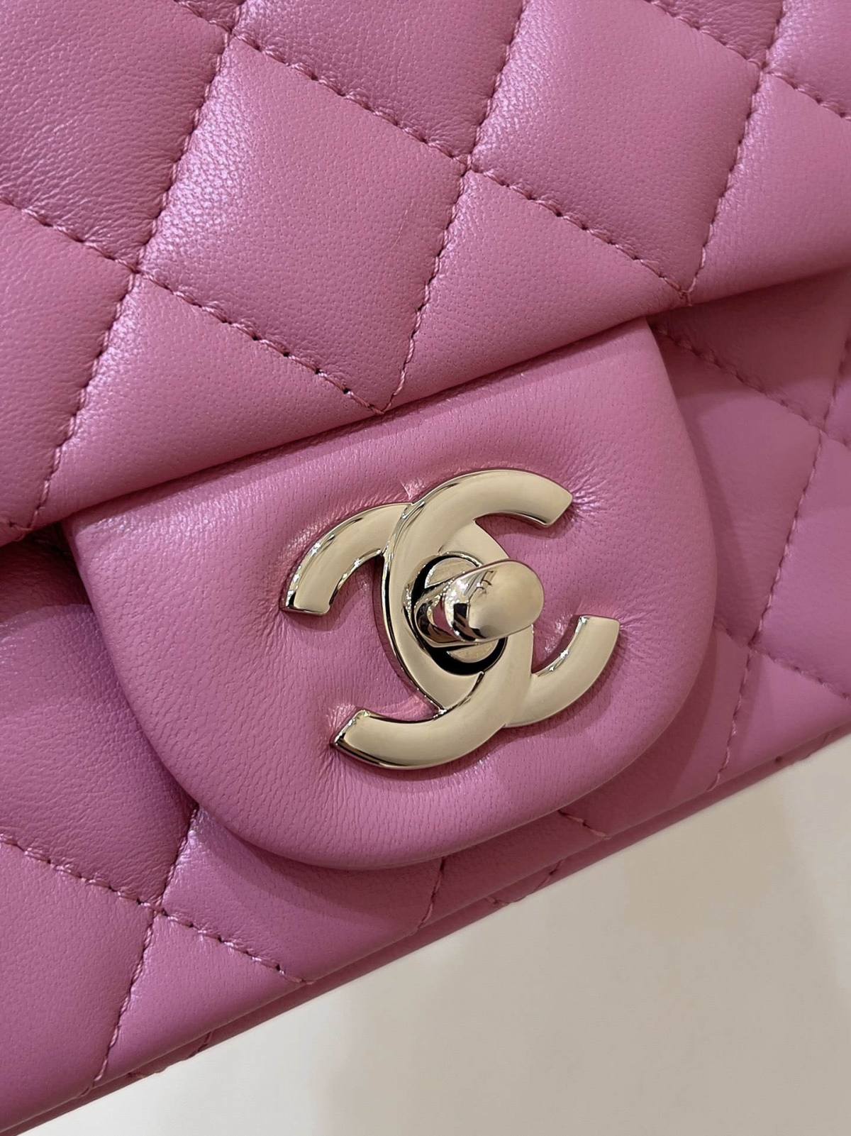 Ellebag’s Top-Grade Replica of the Chanel Mini Flap Bag: A 17cm Deep Pink Lambskin with Champagne Gold Hardware(2025 Feb Updated)-Best Quality Fake Louis Vuitton Bag Online Store, Replica designer bag ru