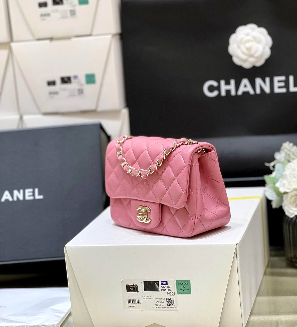 Ellebag’s Top-Grade Replica of the Chanel Mini Flap Bag: A 17cm Deep Pink Lambskin with Champagne Gold Hardware(2025 Feb Updated)-Best Quality Fake Louis Vuitton Bag Online Store, Replica designer bag ru