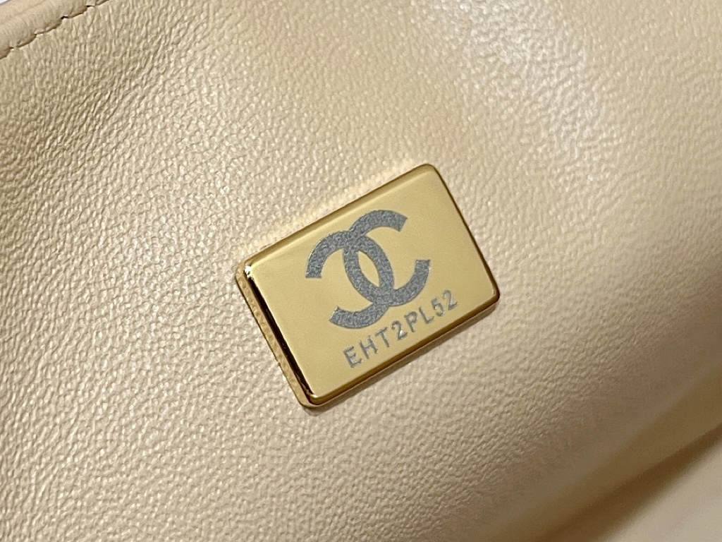 Ellebag’s Top-Grade Replica of the Chanel Mini Flap Bag: A 17cm Light Beige Lambskin with Champagne Gold Hardware(2025 Feb Updated)-Best Quality Replica designer Bag factory in China