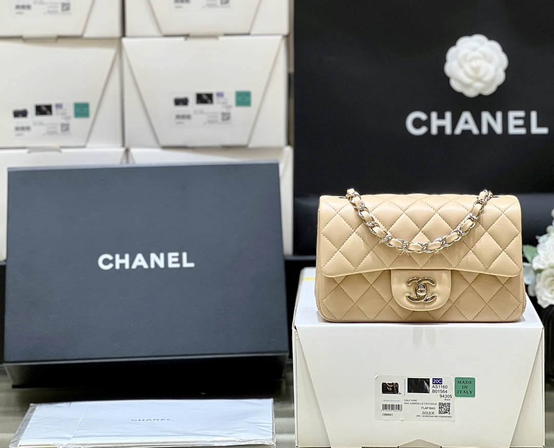 Ellebag’s Top-Grade Replica of the Chanel Mini Flap Bag: A 20cm Light Beige Lambskin with Champagne Gold Hardware(2025 Feb Updated)-Интернет-магазин поддельной сумки Louis Vuitton лучшего качества, копия дизайнерской сумки ru