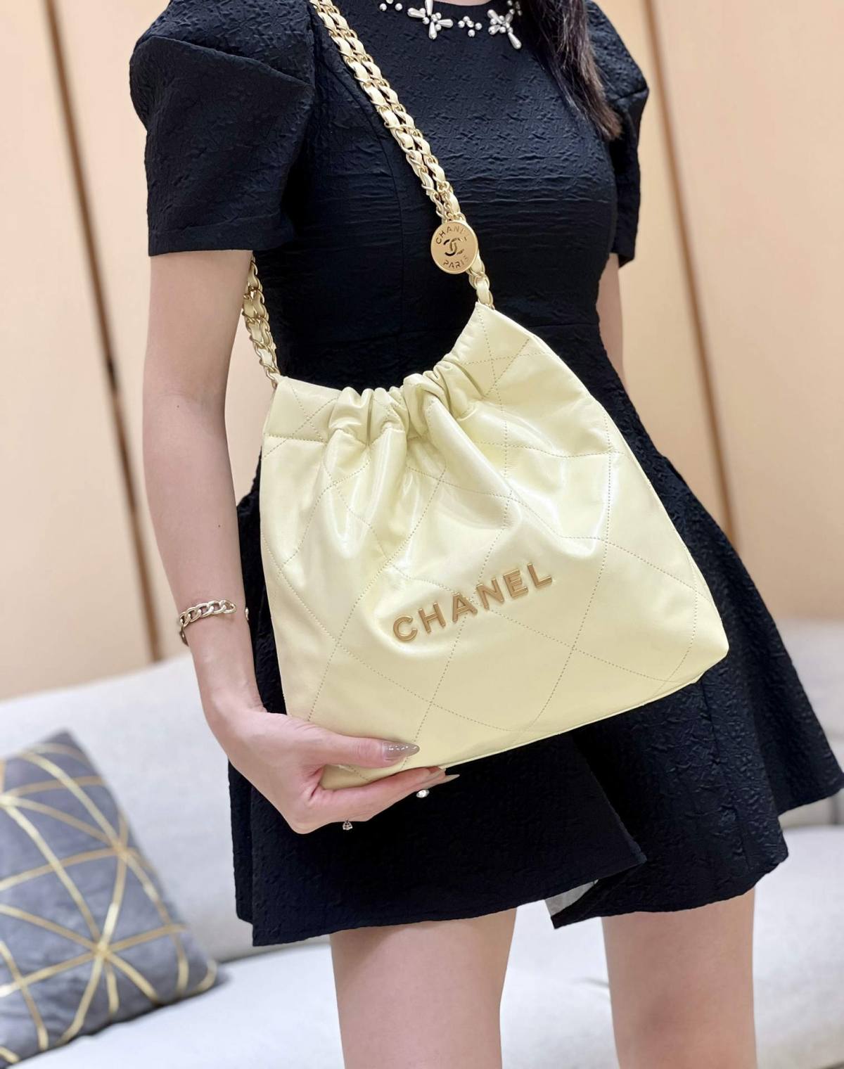 Exploring Ellebag super fake Chanel 22 Handbag (AS3260): A Craftsmanship Perspective(2025 Feb Updated)-Интернет-магазин поддельной сумки Louis Vuitton лучшего качества, копия дизайнерской сумки ru