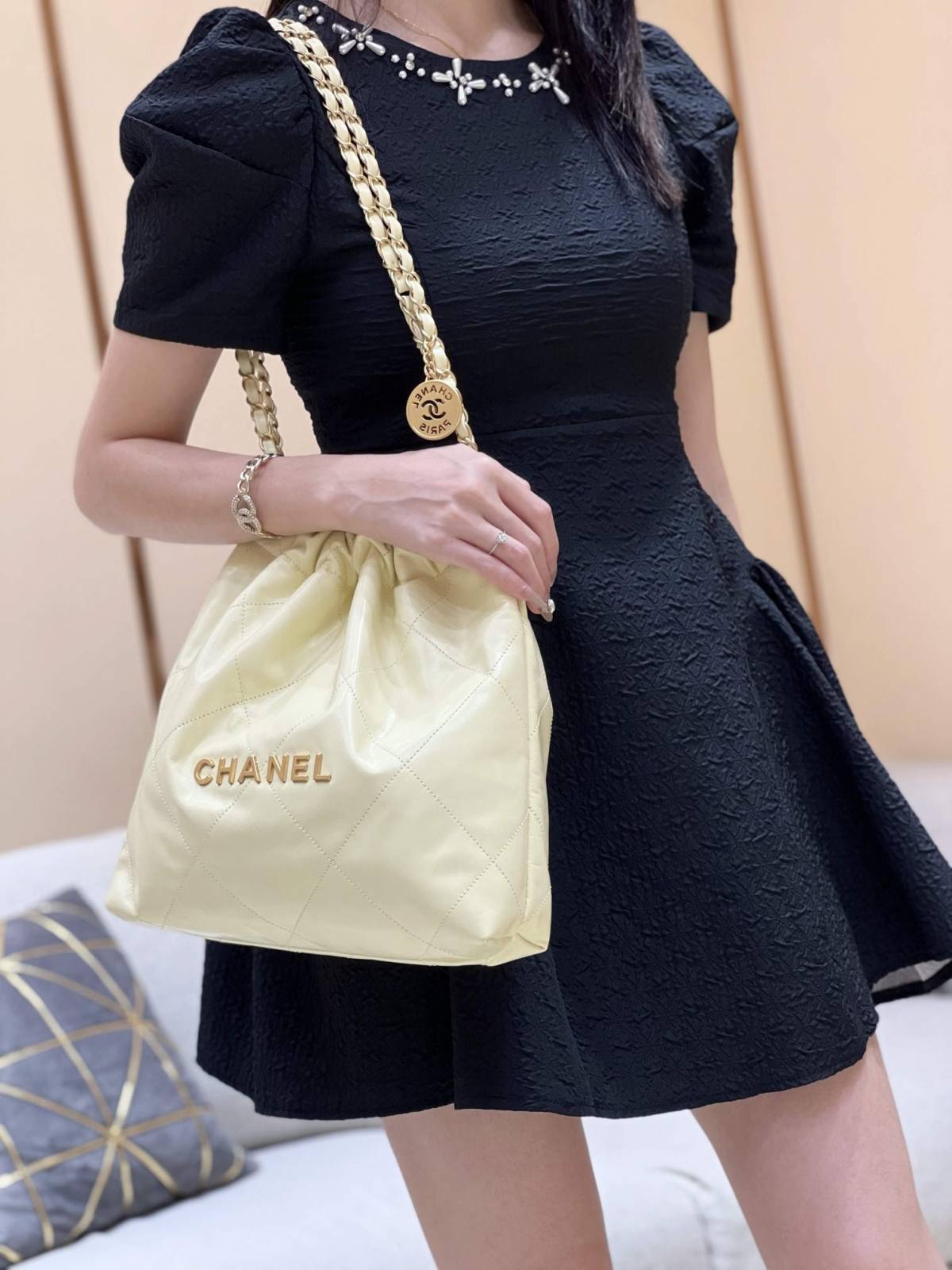 Exploring Ellebag super fake Chanel 22 Handbag (AS3260): A Craftsmanship Perspective(2025 Feb Updated)-Интернет-магазин поддельной сумки Louis Vuitton лучшего качества, копия дизайнерской сумки ru