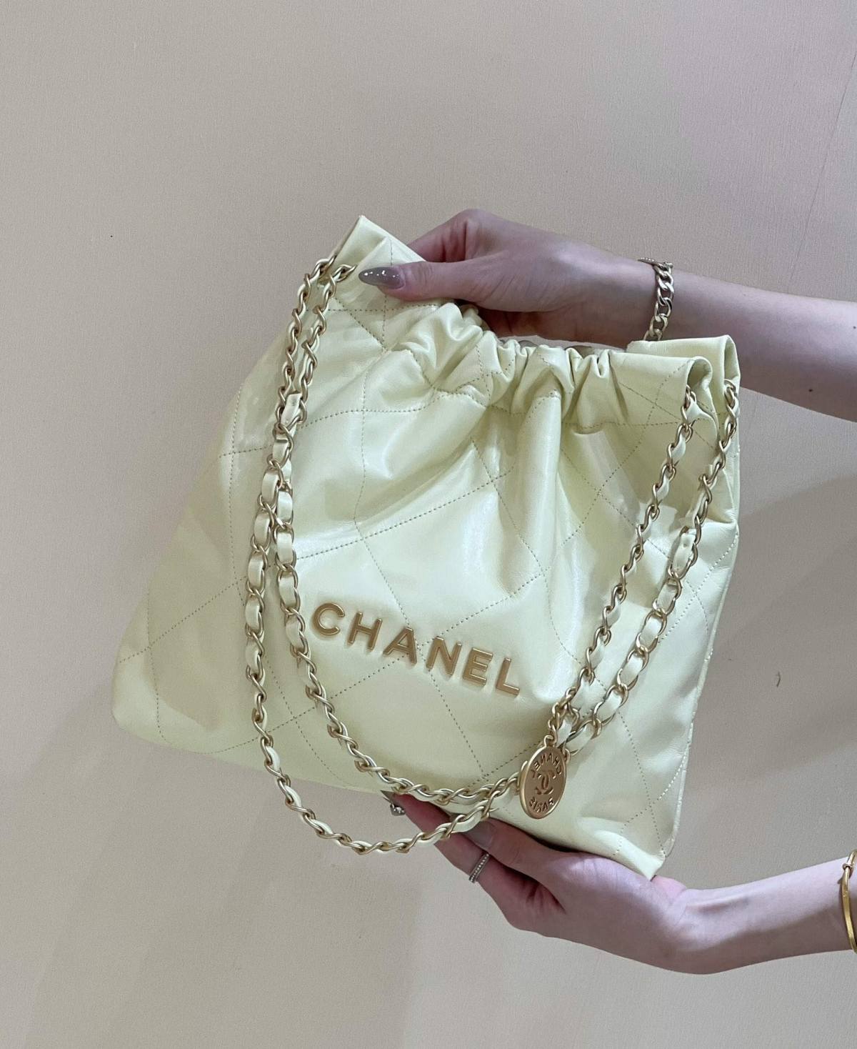 Exploring Ellebag super fake Chanel 22 Handbag (AS3260): A Craftsmanship Perspective(2025 Feb Updated)-Интернет-магазин поддельной сумки Louis Vuitton лучшего качества, копия дизайнерской сумки ru