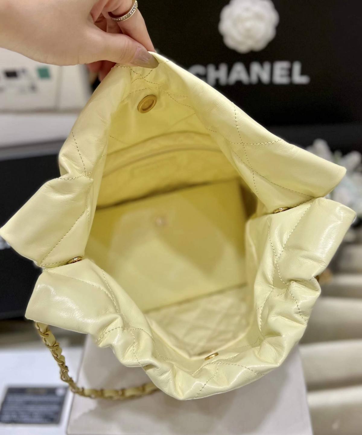 Exploring Ellebag super fake Chanel 22 Handbag (AS3260): A Craftsmanship Perspective(2025 Feb Updated)-Интернет-магазин поддельной сумки Louis Vuitton лучшего качества, копия дизайнерской сумки ru