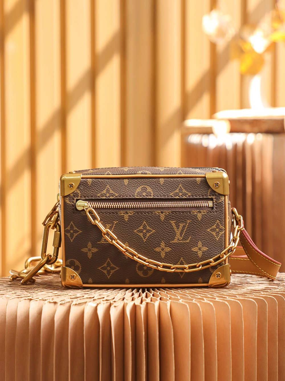 “Ellebag’s 1:1 Replica of Louis Vuitton Mini Soft Trunk M68906: A Retro Revival with Timeless Craftsmanship”(2025 Feb Updated)-Интернет-магазин поддельной сумки Louis Vuitton лучшего качества, копия дизайнерской сумки ru