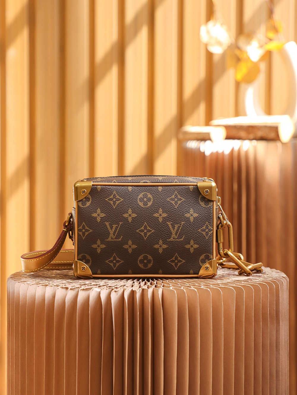 “Ellebag’s 1:1 Replica of Louis Vuitton Mini Soft Trunk M68906: A Retro Revival with Timeless Craftsmanship”(2025 Feb Updated)-Интернет-магазин поддельной сумки Louis Vuitton лучшего качества, копия дизайнерской сумки ru