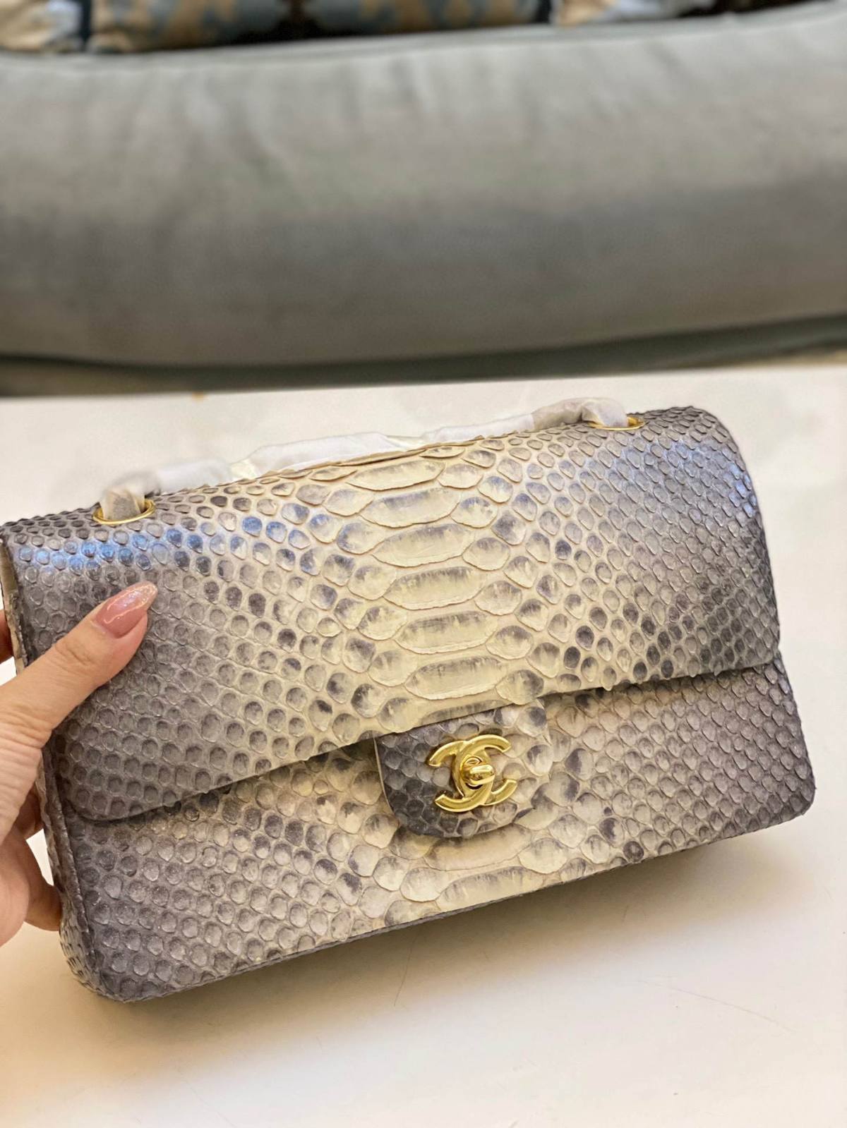 Exploring Ellebag super fake Chanel Classic Flap Bag: The Allure of the 25.5cm Pink Python Leather Edition(2025 Feb Updated)-Best Quality Fake Louis Vuitton Bag Online Store, Replica designer bag ru