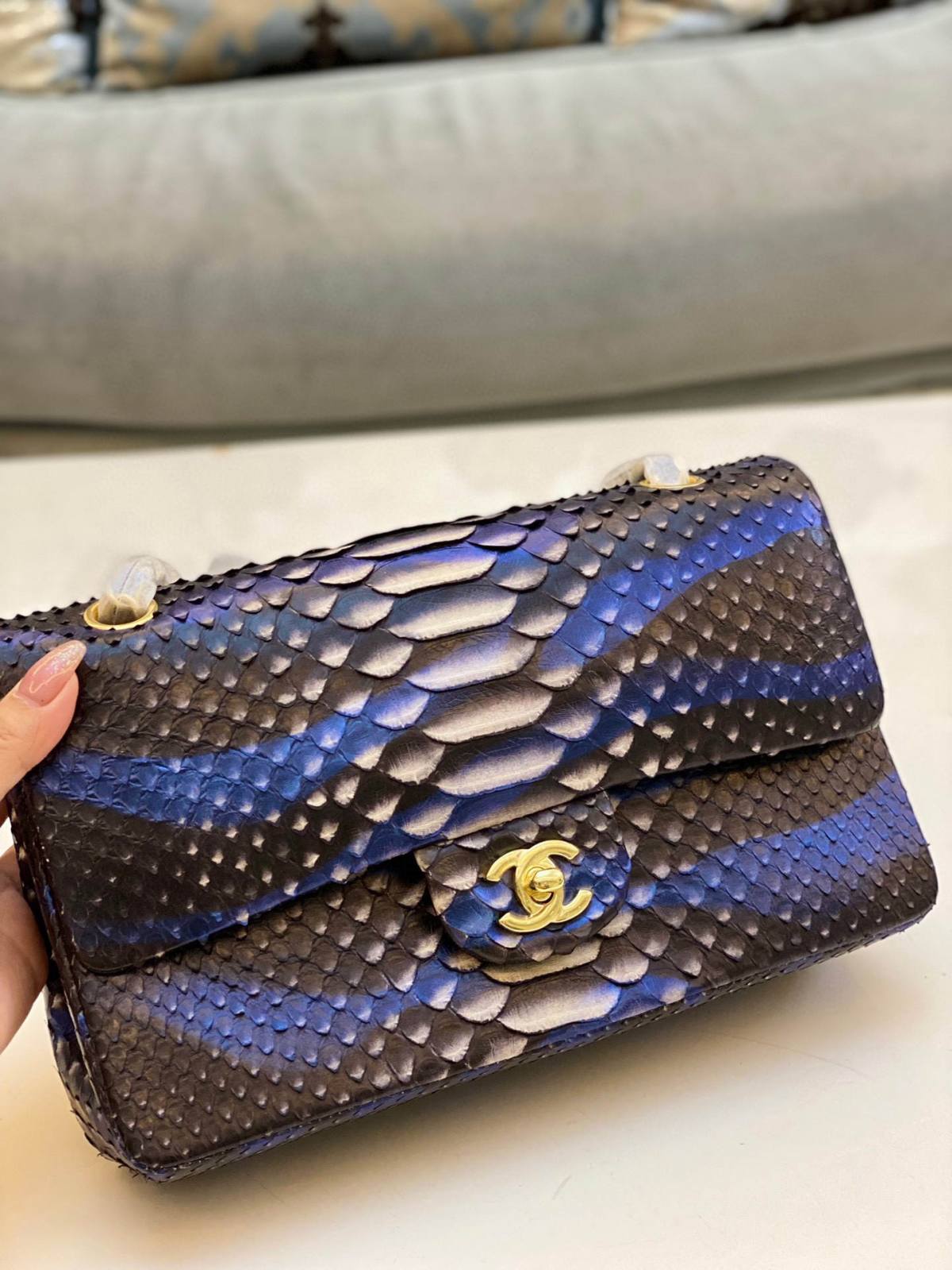 Exploring Ellebag super fake Chanel Classic Flap Bag: The Allure of the 25.5cm Pink Python Leather Edition(2025 Feb Updated)-Best Quality Fake Louis Vuitton Bag Online Store, Replica designer bag ru