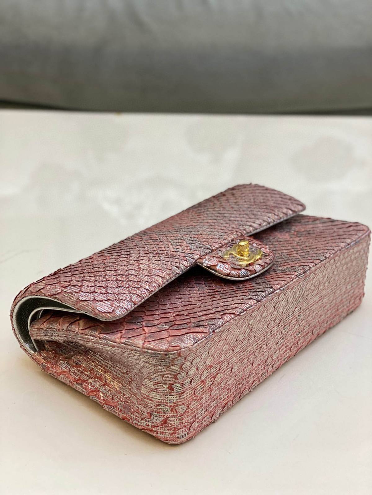 Exploring Ellebag super fake Chanel Classic Flap Bag: The Allure of the 25.5cm Pink Python Leather Edition(2025 Feb Updated)-Best Quality Fake Louis Vuitton Bag Online Store, Replica designer bag ru