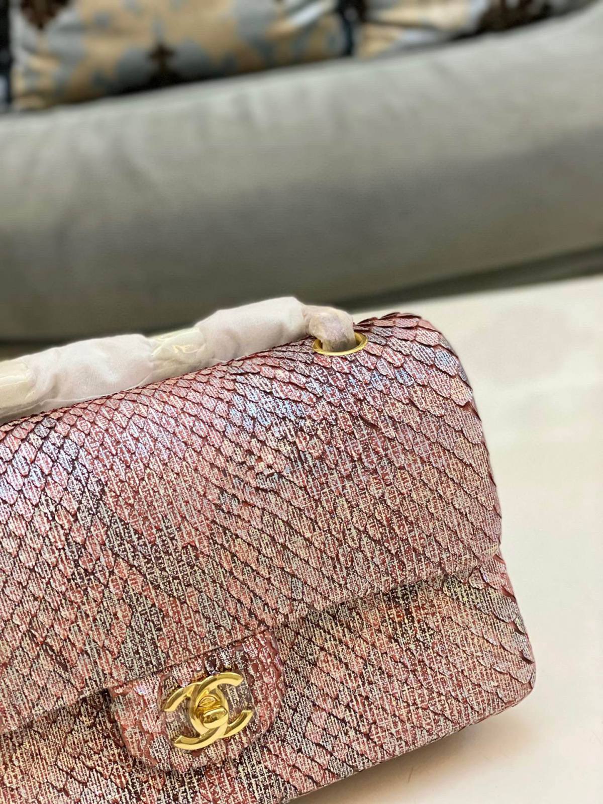 Exploring Ellebag super fake Chanel Classic Flap Bag: The Allure of the 25.5cm Pink Python Leather Edition(2025 Feb Updated)-Best Quality Fake Louis Vuitton Bag Online Store, Replica designer bag ru