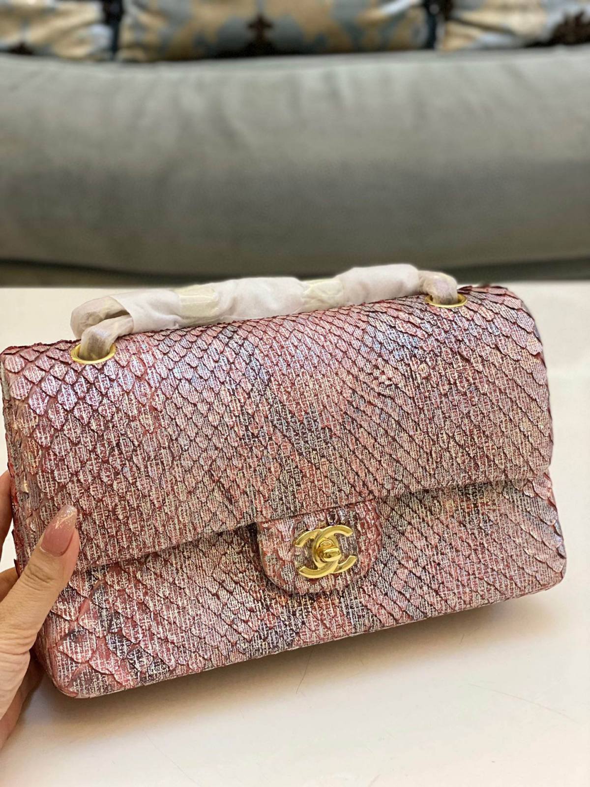 Exploring Ellebag super fake Chanel Classic Flap Bag: The Allure of the 25.5cm Pink Python Leather Edition(2025 Feb Updated)-Best Quality Fake Louis Vuitton Bag Online Store, Replica designer bag ru