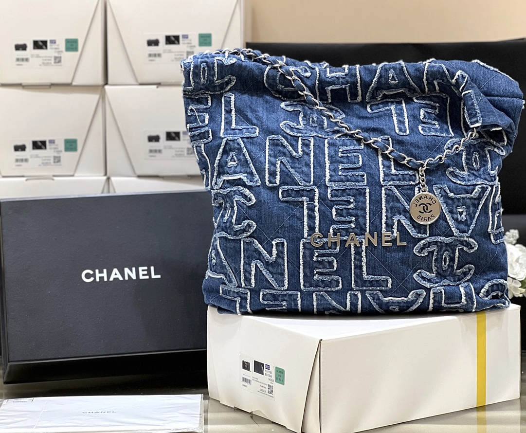 Exploring Ellebag’s Top-Grade Replica of the Chanel 22 Medium Handbag: A 39cm x 42cm Denim Delight with Silver Hardware(2025 Mar Updated)-उत्तम गुणवत्ता नकली लुई Vuitton बैग ऑनलाइन स्टोर, प्रतिकृति डिजाइनर बैग ru