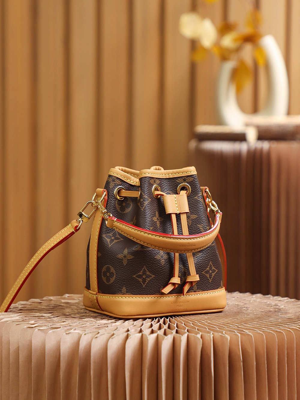 “Ellebag’s 1:1 Replica of Louis Vuitton Nano Mini Bucket M81266: A Compact Classic Reimagined”(2025 Mar Updated)-उत्तम गुणवत्ता नकली लुई Vuitton बैग ऑनलाइन स्टोर, प्रतिकृति डिजाइनर बैग ru