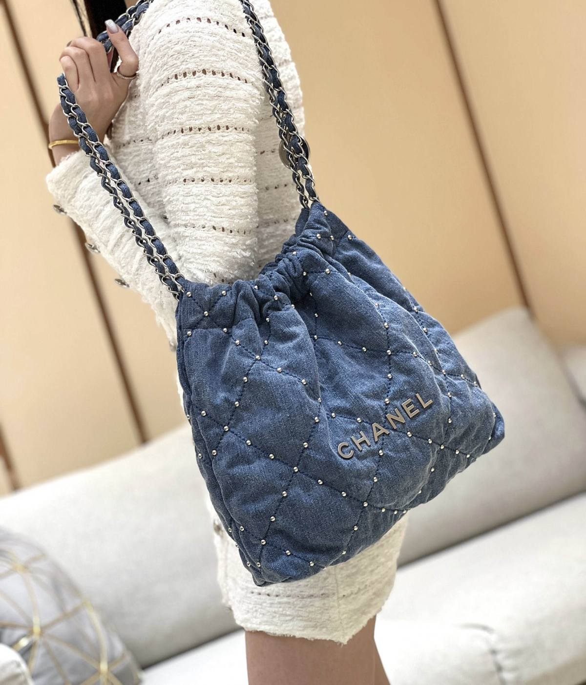 Exploring Ellebag’s Top-Grade Replica of the Chanel 22 Small Handbag: A 35cm x 37cm Denim Delight with Silver Hardware(2025 Mar Updated)-Best Quality Fake Louis Vuitton Bag Online Store, Replica designer bag ru