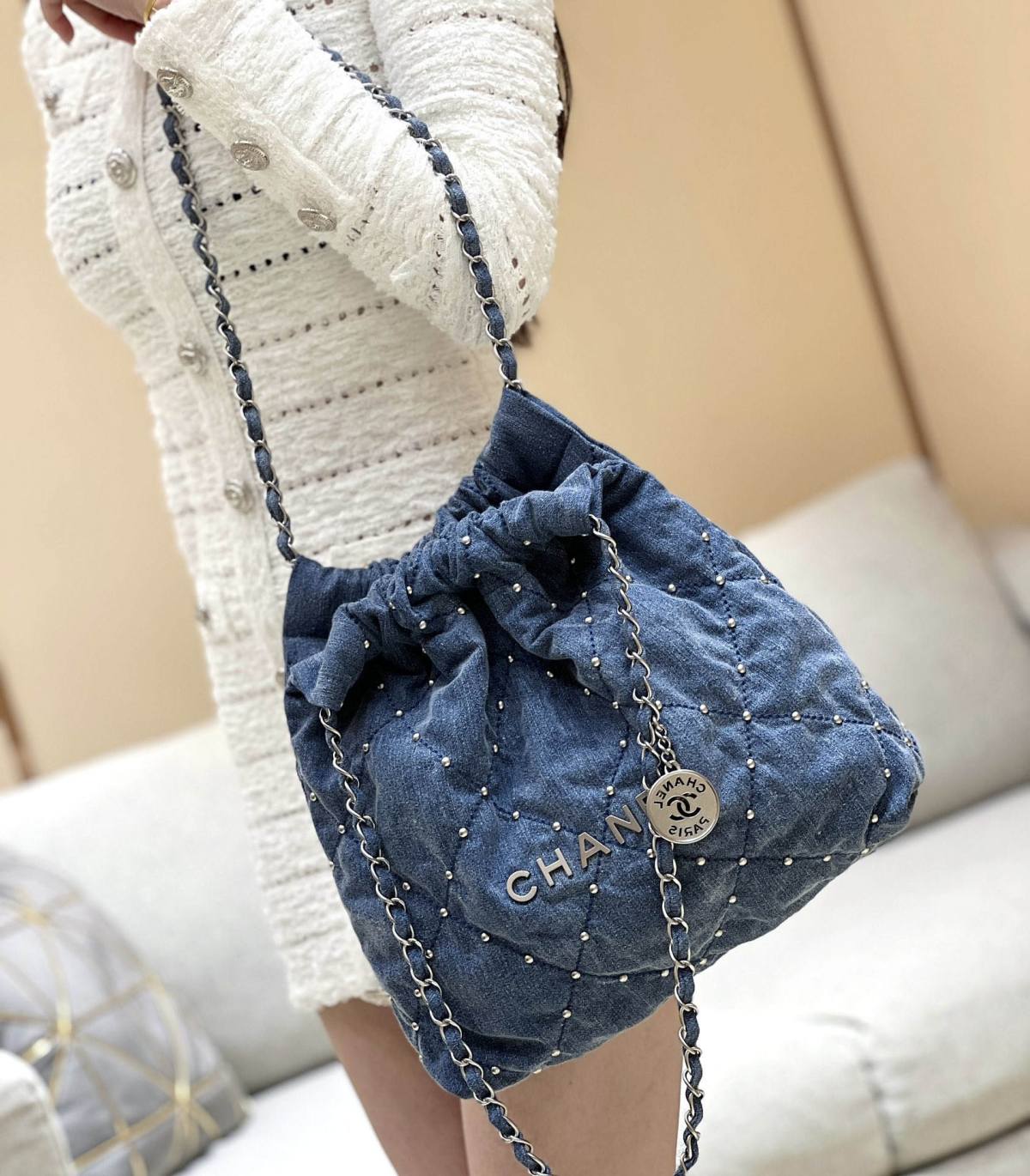 Exploring Ellebag’s Top-Grade Replica of the Chanel 22 Small Handbag: A 35cm x 37cm Denim Delight with Silver Hardware(2025 Mar Updated)-Best Quality Fake Louis Vuitton Bag Online Store, Replica designer bag ru