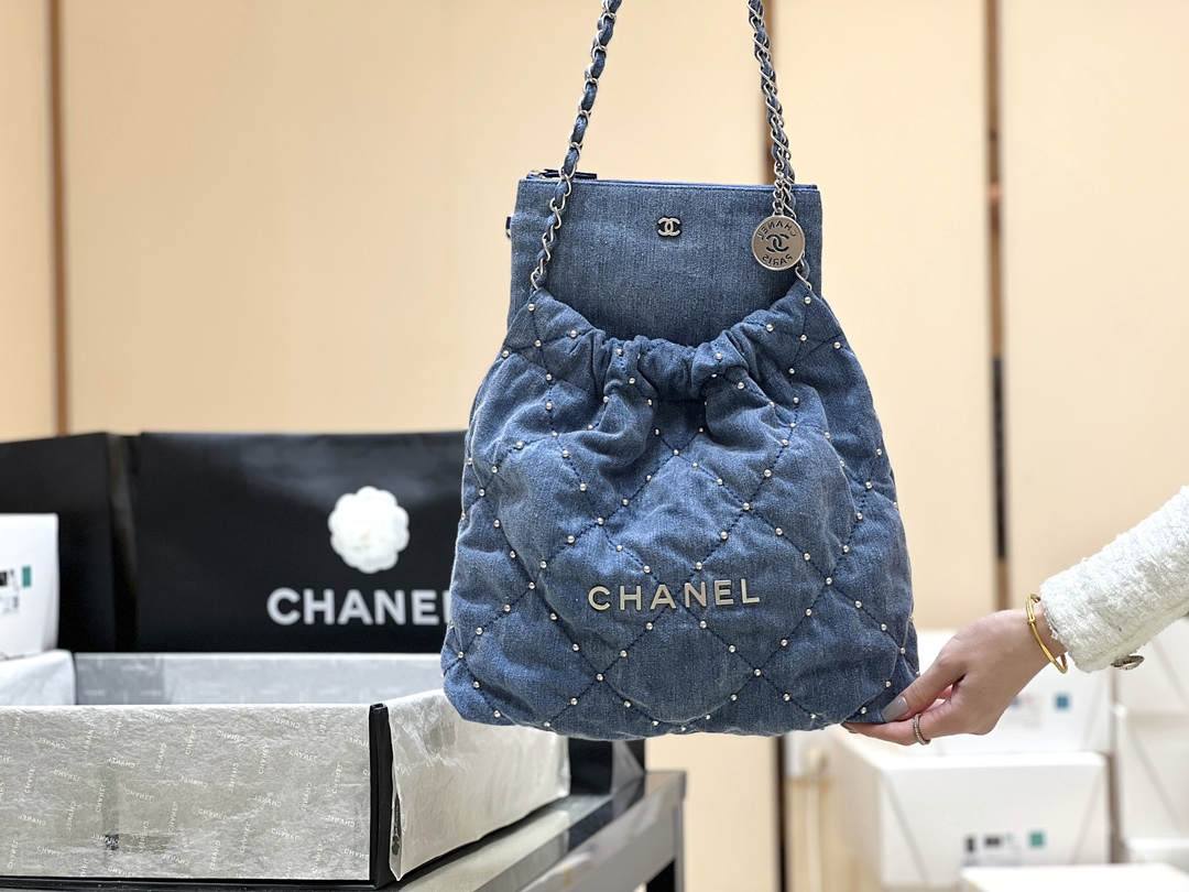 Exploring Ellebag’s Top-Grade Replica of the Chanel 22 Small Handbag: A 35cm x 37cm Denim Delight with Silver Hardware(2025 Mar Updated)-Best Quality Fake Louis Vuitton Bag Online Store, Replica designer bag ru