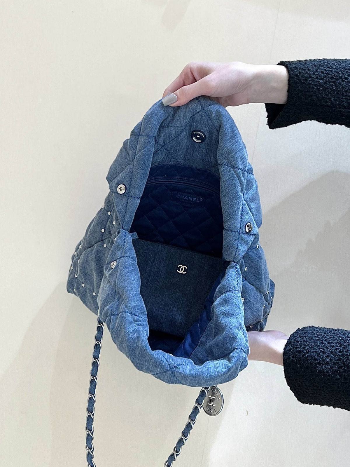 Exploring Ellebag’s Top-Grade Replica of the Chanel 22 Small Handbag: A 35cm x 37cm Denim Delight with Silver Hardware(2025 Mar Updated)-Best Quality Fake Louis Vuitton Bag Online Store, Replica designer bag ru