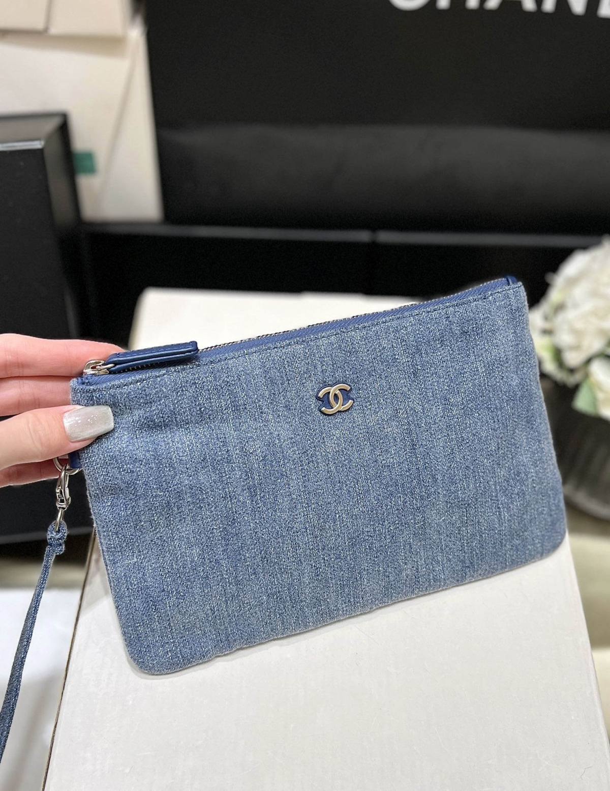 Exploring Ellebag’s Top-Grade Replica of the Chanel 22 Small Handbag: A 35cm x 37cm Denim Delight with Silver Hardware(2025 Mar Updated)-Best Quality Fake Louis Vuitton Bag Online Store, Replica designer bag ru