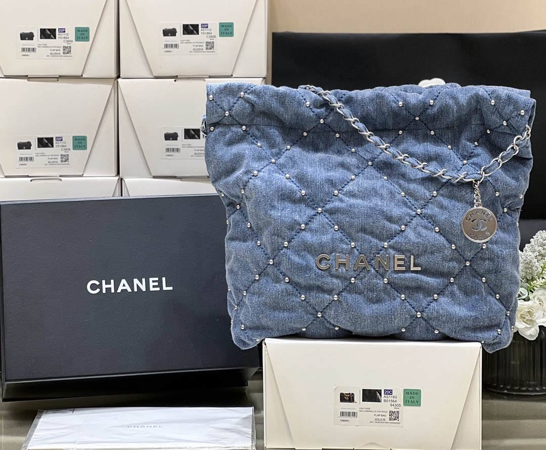 Exploring Ellebag’s Top-Grade Replica of the Chanel 22 Small Handbag: A 35cm x 37cm Denim Delight with Silver Hardware(2025 Mar Updated)-Best Quality Fake Louis Vuitton Bag Online Store, Replica designer bag ru