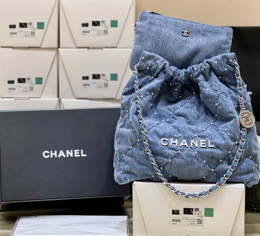 Exploring Ellebag’s Top-Grade Replica of the Chanel 22 Small Handbag: A 35cm x 37cm Denim Delight with Silver Hardware(2025 Mar Updated)-Best Quality Fake Louis Vuitton Bag Online Store, Replica designer bag ru