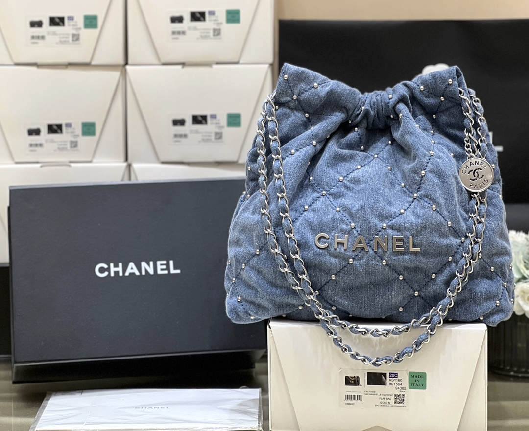 Exploring Ellebag’s Top-Grade Replica of the Chanel 22 Small Handbag: A 35cm x 37cm Denim Delight with Silver Hardware(2025 Mar Updated)-Best Quality Fake Louis Vuitton Bag Online Store, Replica designer bag ru